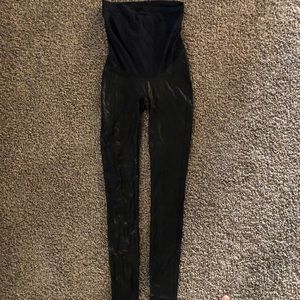 Spanx faux leather maternity leggings size small